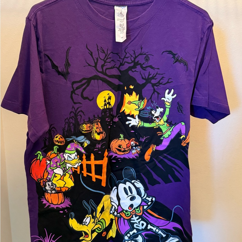 Walt Disney World Purple Halloween Graphic T-Shirt - Size Medium